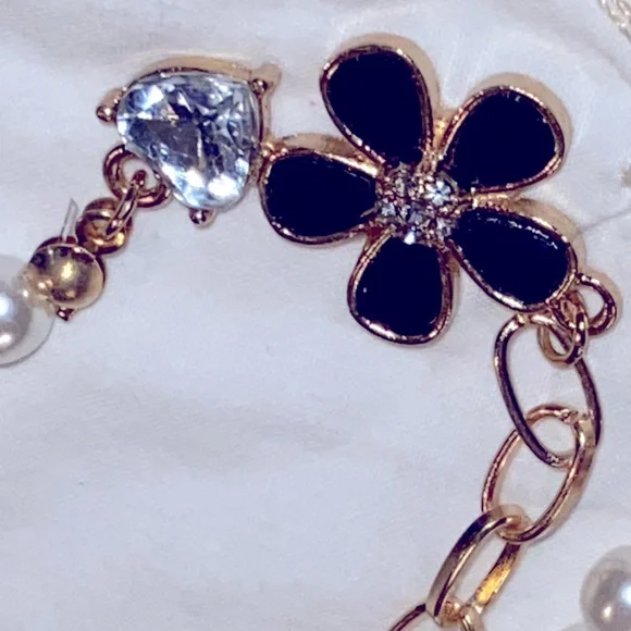 NEW Mixed Tones Necklace- 17” Chain & 1.75” Acrylic Blue Flower & Crystal 🤍 - Picture 6 of 16